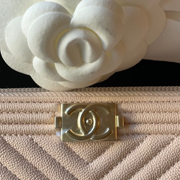 🌹CHANEL ZIP AROUND WALLET 🌹 - Picture 7 of 16
